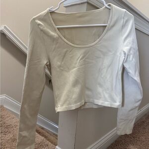 QQQ Women's Scoop Neck Long Sleeve Crop Top in Cream- SEAMLESS